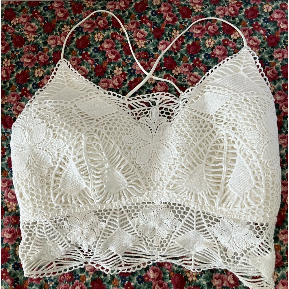 Elegant White Lace Padded Crop Top/Bralette